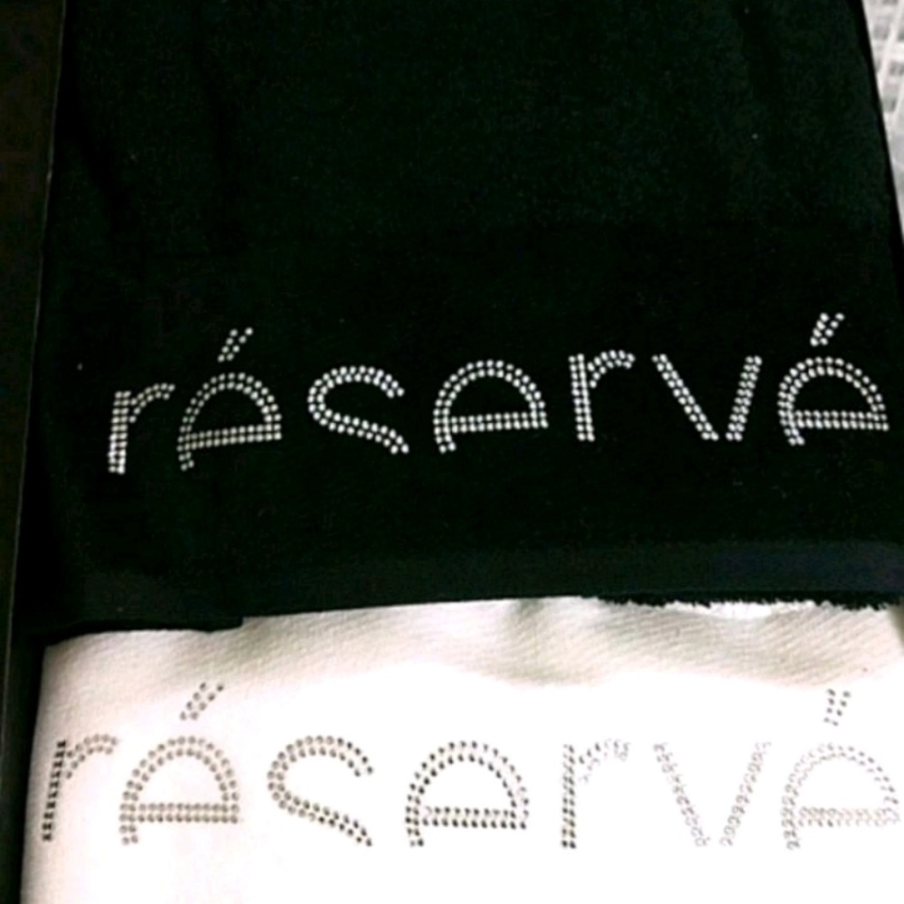 Guests Swarovski Diamond towels
